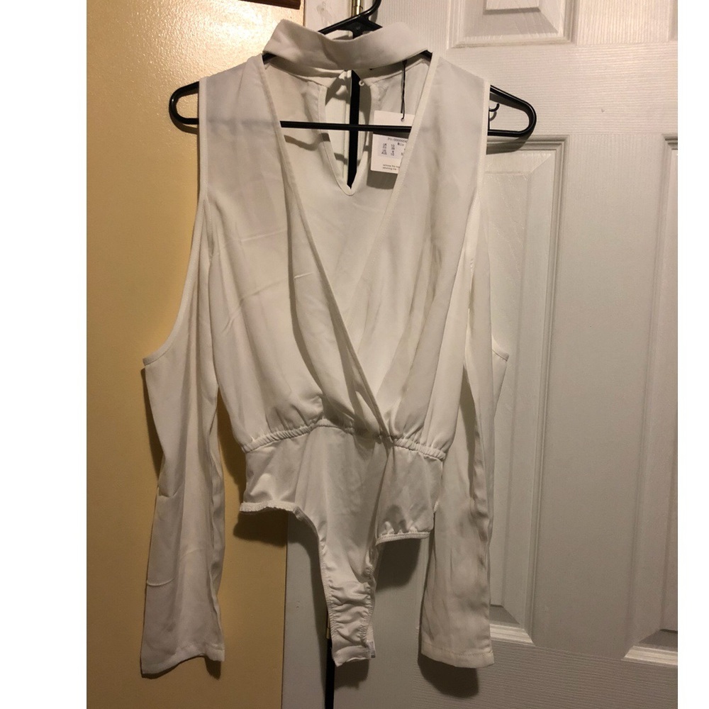 New Missguided white bodysuit size 6.